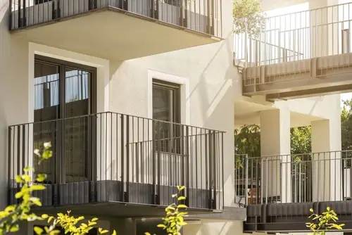 Advantages of Using Aluminum Railings for Stairs and Balconies