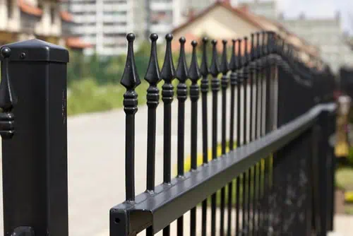 Choosing Aluminum Railings and Fences